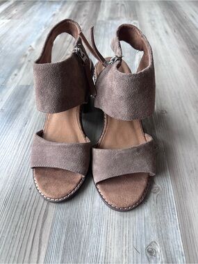 Sincerely Jules Brown Suede Ankle Cuff Sandals 8.5 Block Heel Leather